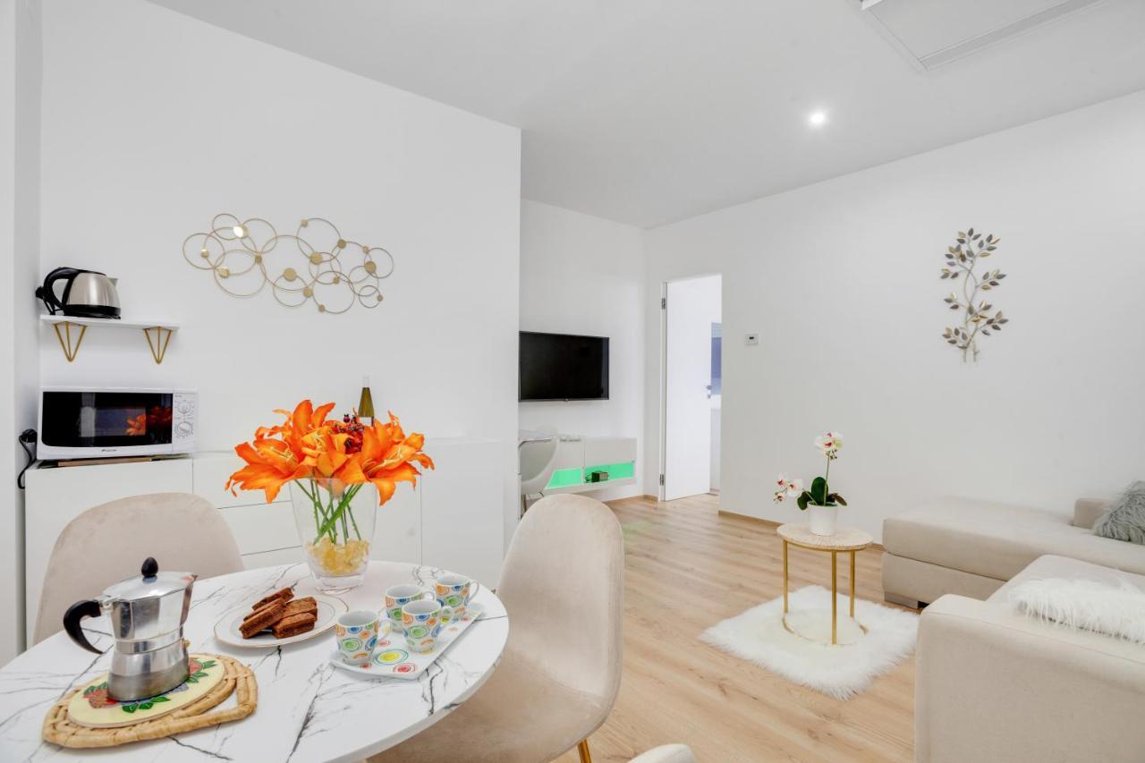 Tramonto Sul Mare Bari Apartment Near The Airport Exteriör bild