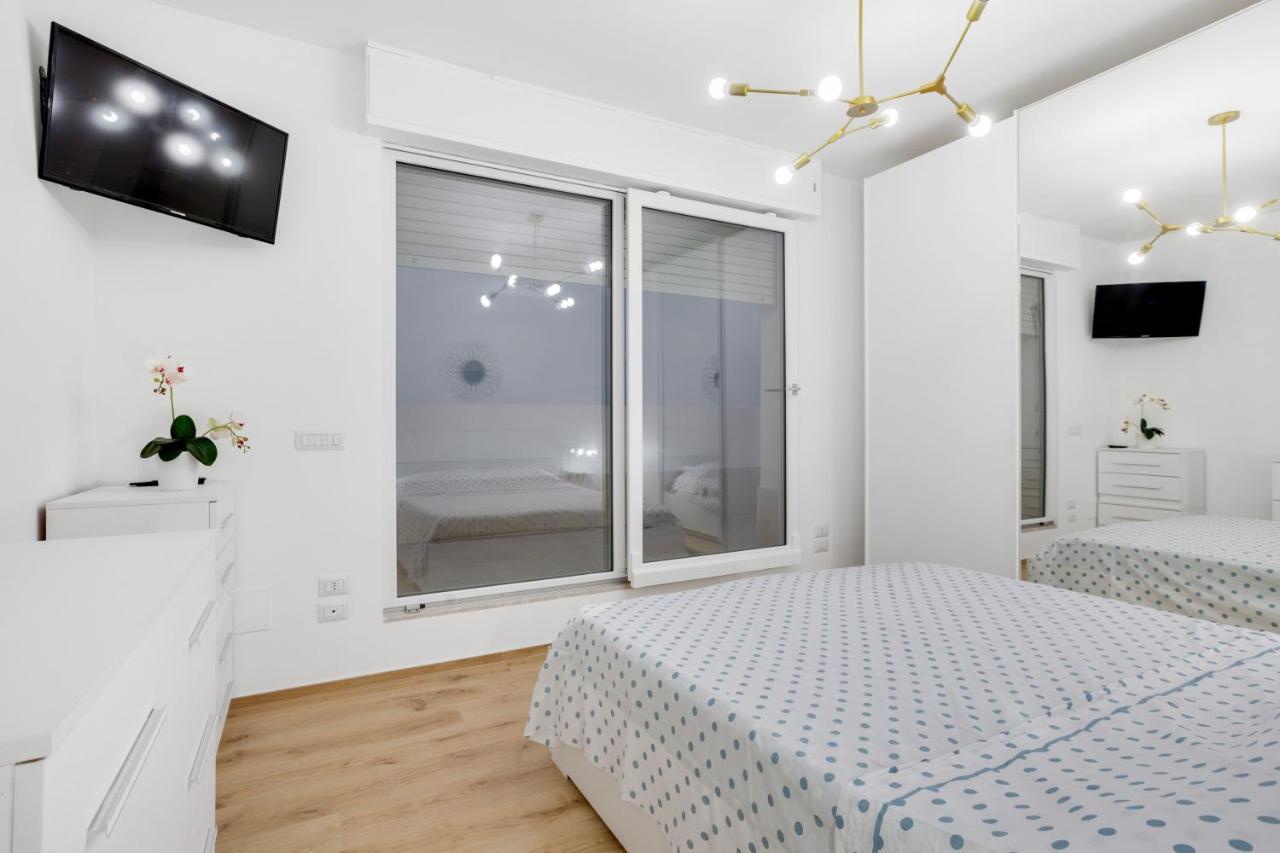 Tramonto Sul Mare Bari Apartment Near The Airport Exteriör bild